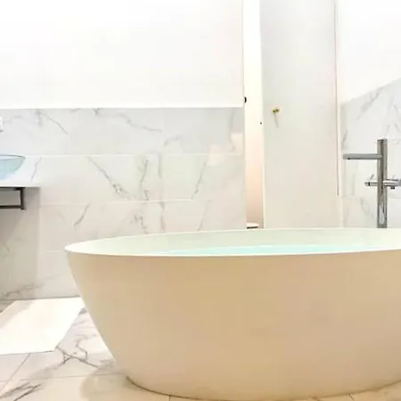 New!! Amazing Studio With Bathtub In Baixa Ferienhaus *