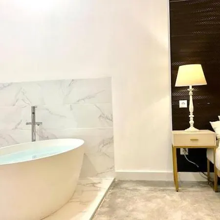 New!! Amazing Studio With Bathtub In Baixa Ferienhaus *